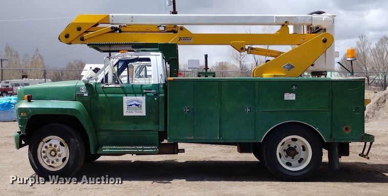 image for item DN6410 1981 Ford F700  bucket truck