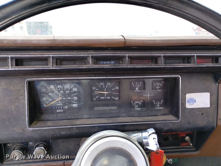 image for item DN6410 1981 Ford F700  bucket truck