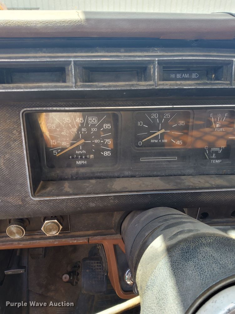 image for item DN6410 1981 Ford F700  bucket truck