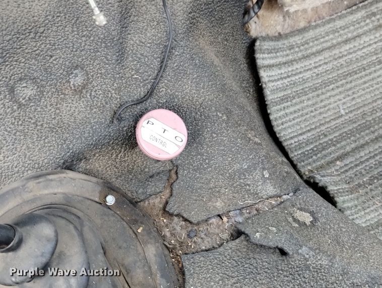 image for item DN6410 1981 Ford F700  bucket truck