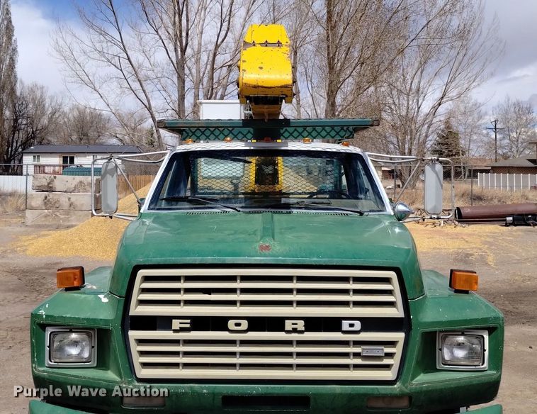 image for item DN6410 1981 Ford F700  bucket truck
