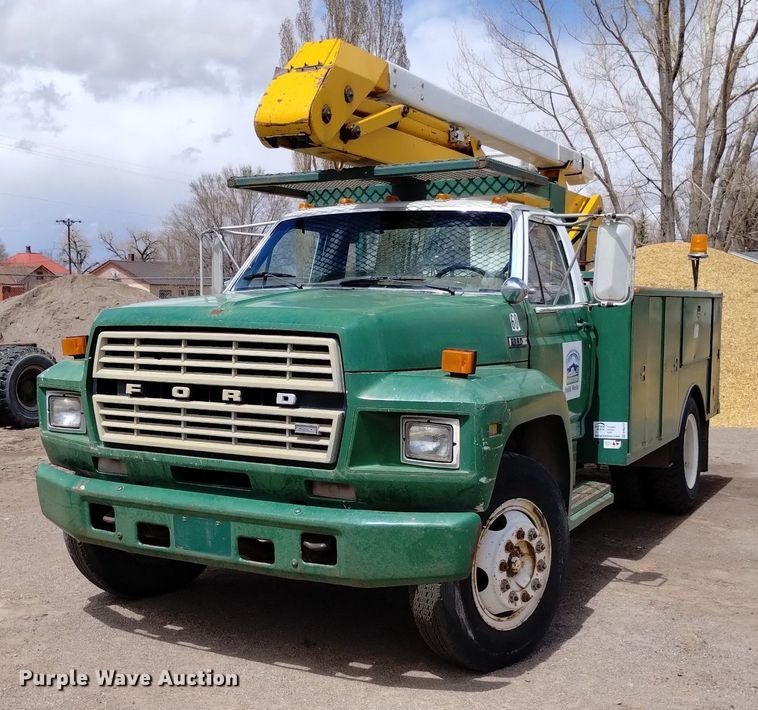 image for item DN6410 1981 Ford F700  bucket truck