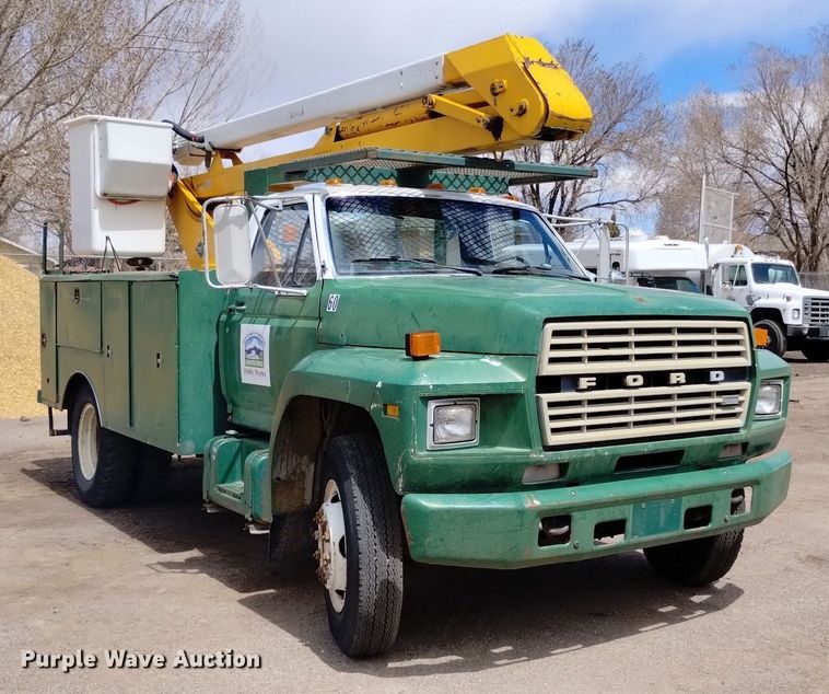image for item DN6410 1981 Ford F700  bucket truck