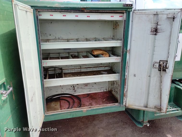 image for item DN6410 1981 Ford F700  bucket truck