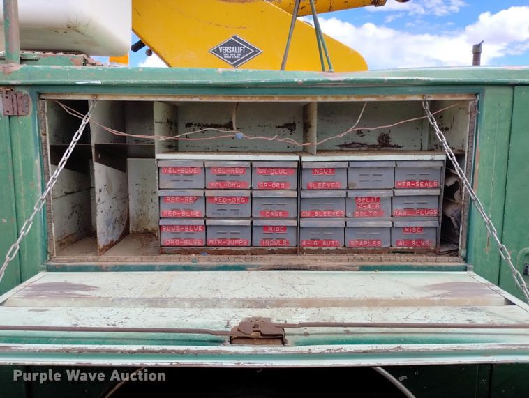 image for item DN6410 1981 Ford F700  bucket truck