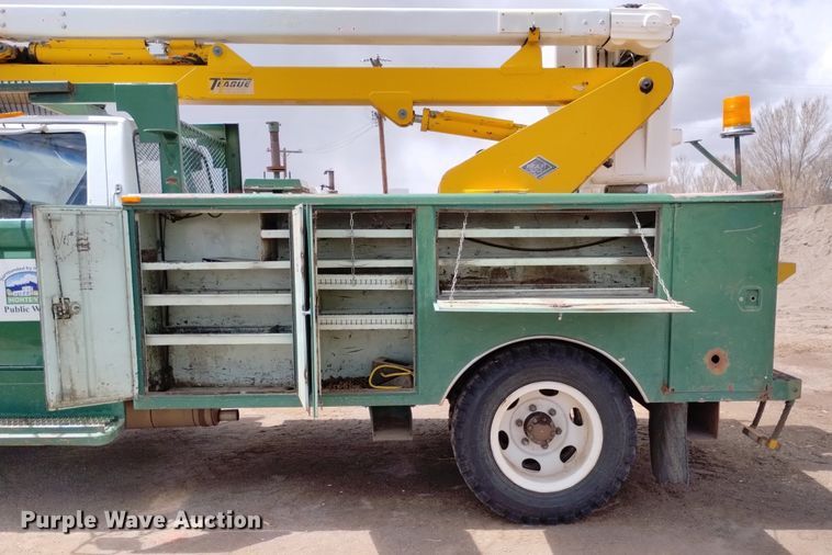 image for item DN6410 1981 Ford F700  bucket truck
