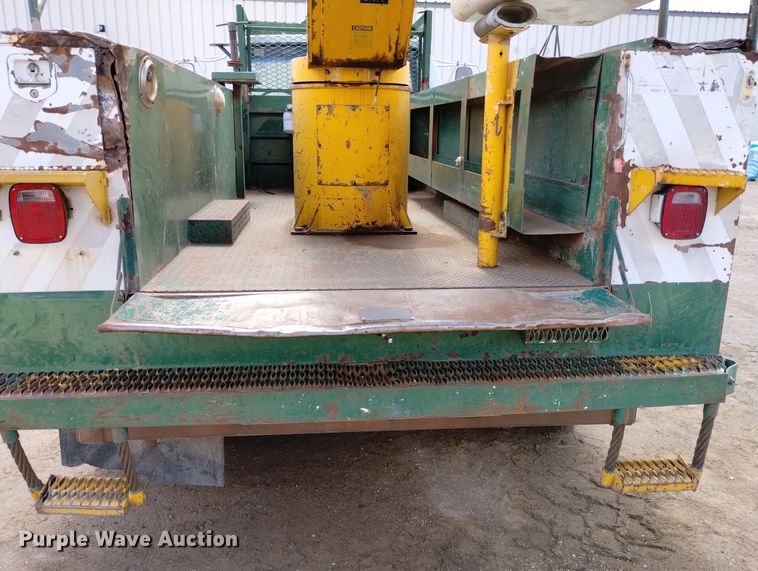 image for item DN6410 1981 Ford F700  bucket truck