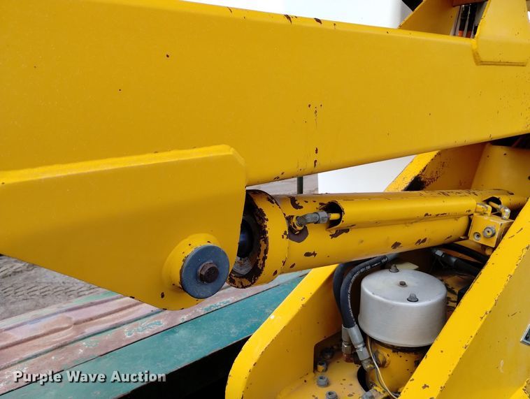 image for item DN6410 1981 Ford F700  bucket truck