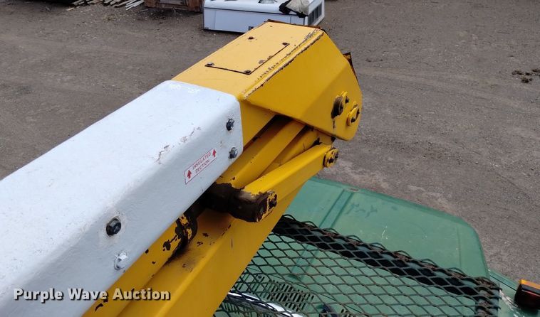 image for item DN6410 1981 Ford F700  bucket truck