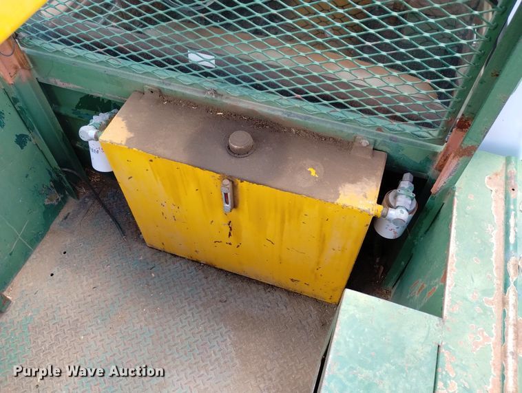 image for item DN6410 1981 Ford F700  bucket truck