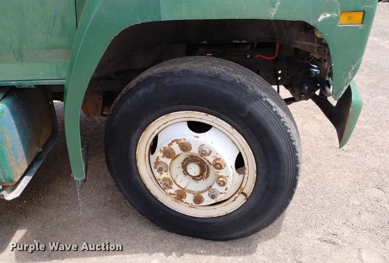 image for item DN6410 1981 Ford F700  bucket truck