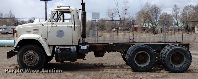 image for item DN6411 1972 GMC 9500  truck cab and chassis