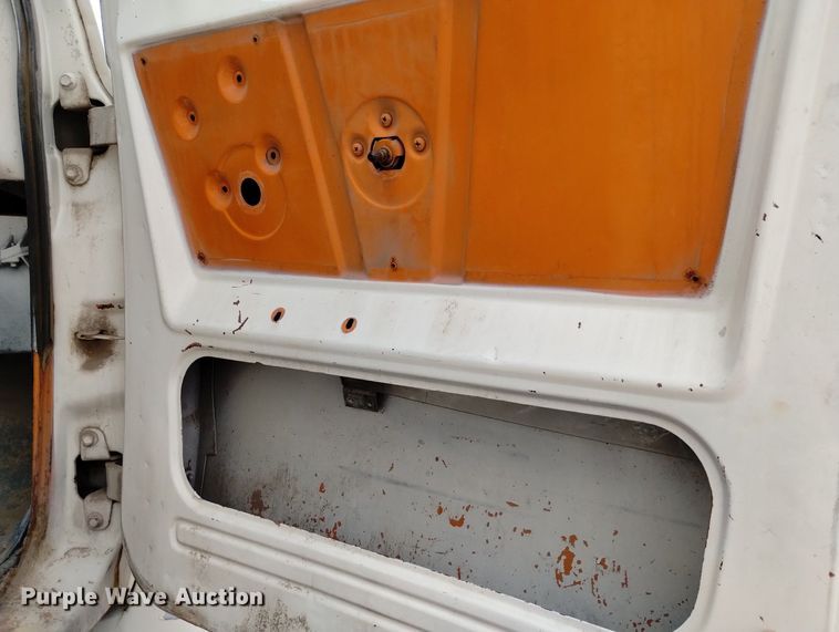 image for item DN6411 1972 GMC 9500  truck cab and chassis