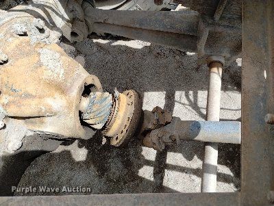 image for item DN6411 1972 GMC 9500  truck cab and chassis