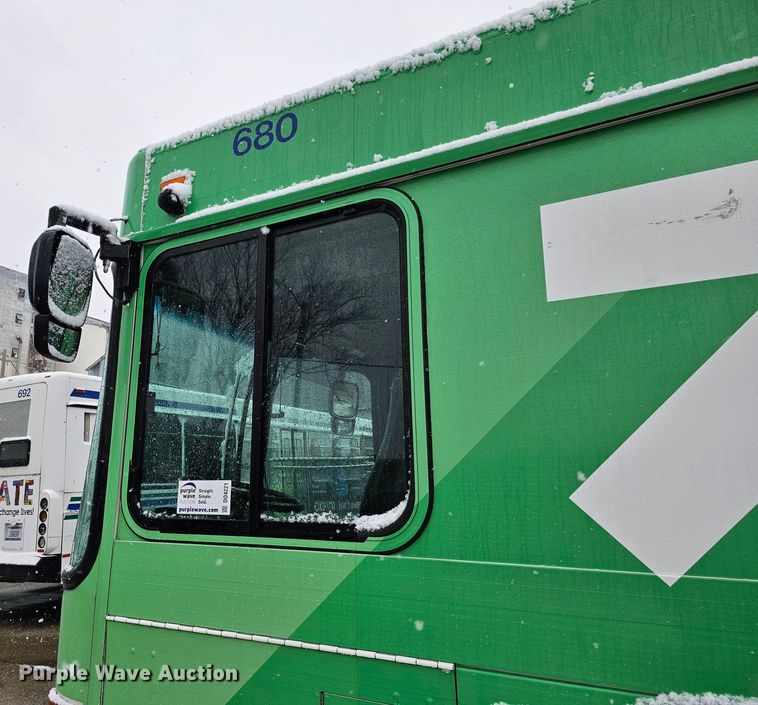 image for item DO4221 2006 Gillig G29B102N4  transit bus