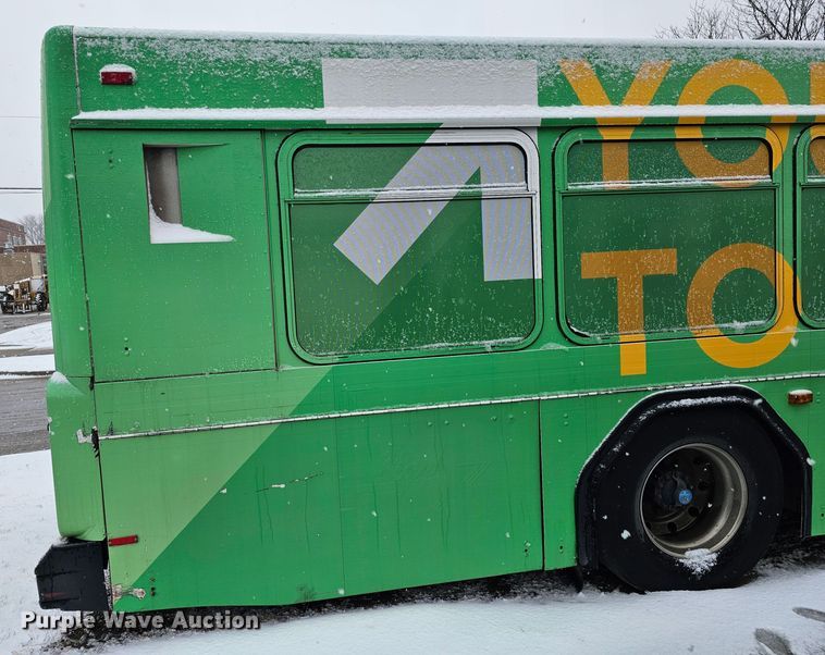 image for item DO4221 2006 Gillig G29B102N4  transit bus