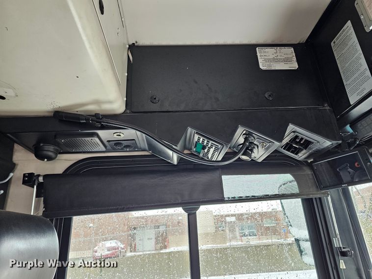 image for item DO4221 2006 Gillig G29B102N4  transit bus