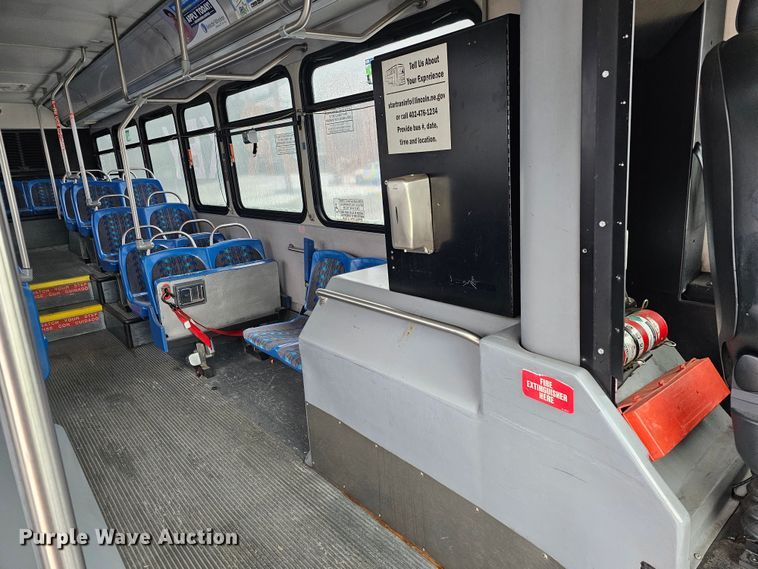 image for item DO4221 2006 Gillig G29B102N4  transit bus