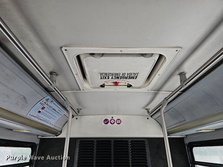 image for item DO4221 2006 Gillig G29B102N4  transit bus