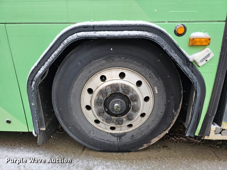 image for item DO4221 2006 Gillig G29B102N4  transit bus