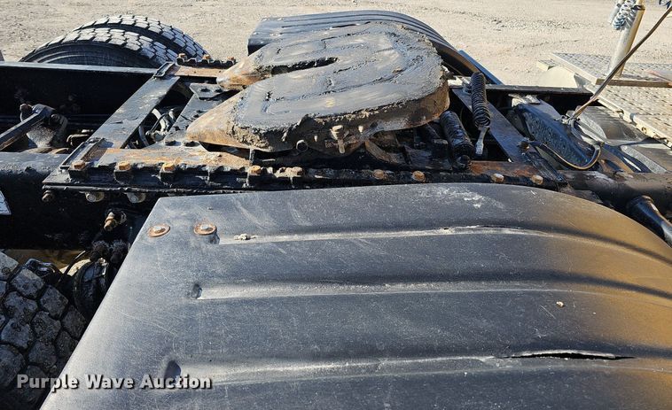 image for item DO4286 2007 Freightliner Columbia 120  semi truck