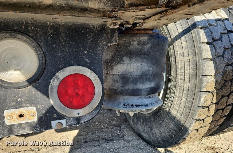 image for item DO4286 2007 Freightliner Columbia 120  semi truck