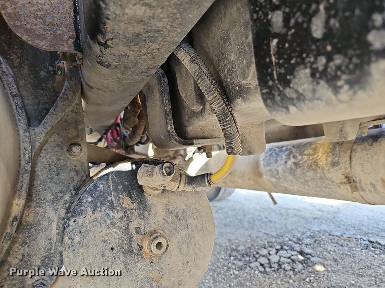 image for item DO4286 2007 Freightliner Columbia 120  semi truck