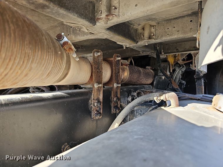 image for item DO4286 2007 Freightliner Columbia 120  semi truck