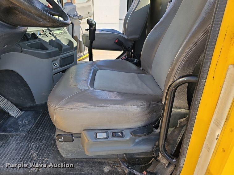 image for item DO4286 2007 Freightliner Columbia 120  semi truck