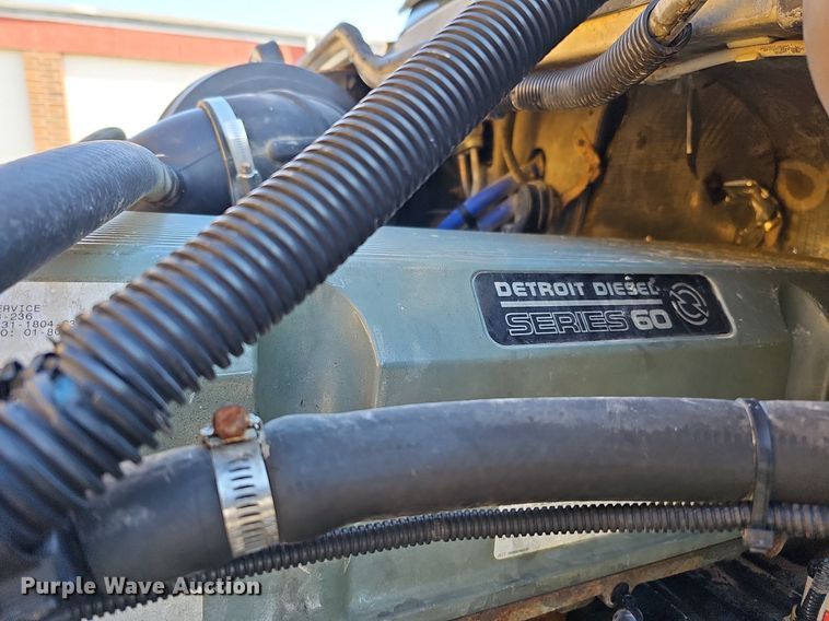 image for item DO4286 2007 Freightliner Columbia 120  semi truck