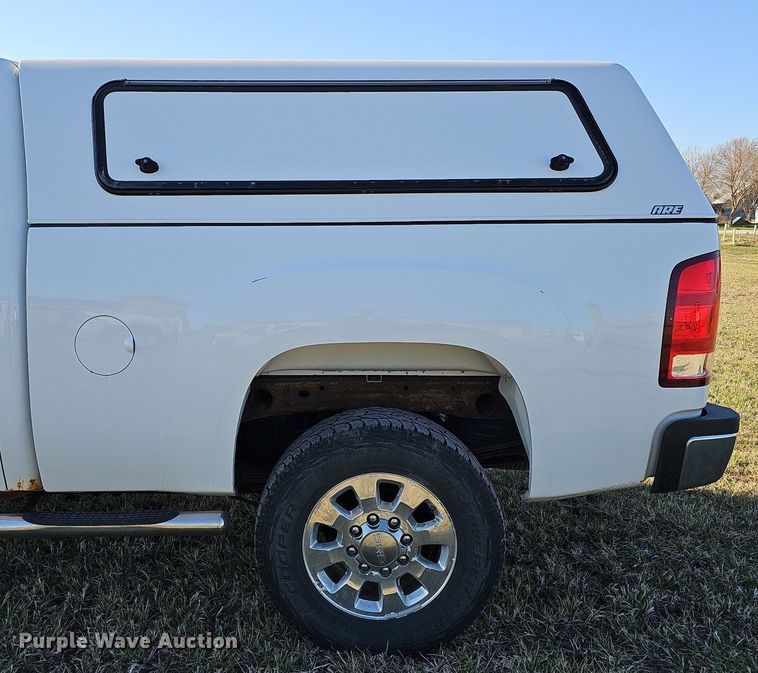 image for item DO4287 2013 GMC Sierra 2500 SLE  Crew Cab pickup truck
