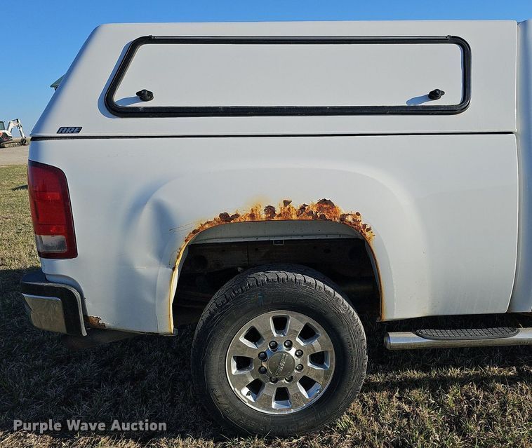 image for item DO4287 2013 GMC Sierra 2500 SLE  Crew Cab pickup truck