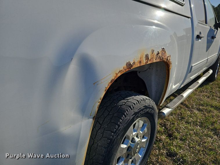 image for item DO4287 2013 GMC Sierra 2500 SLE  Crew Cab pickup truck