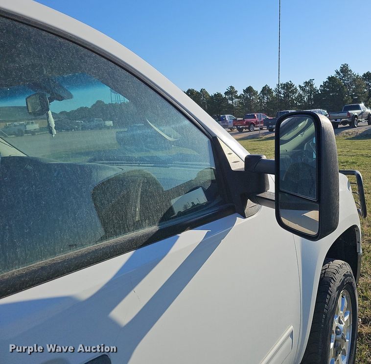 image for item DO4287 2013 GMC Sierra 2500 SLE  Crew Cab pickup truck