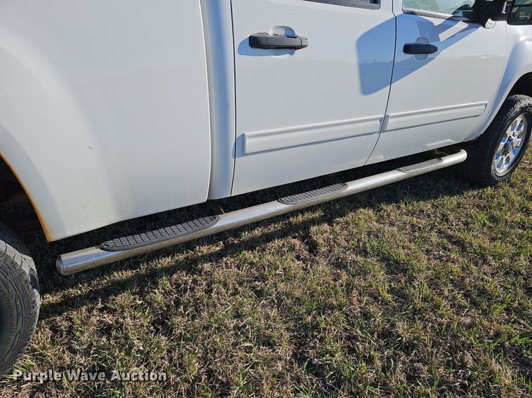 image for item DO4287 2013 GMC Sierra 2500 SLE  Crew Cab pickup truck