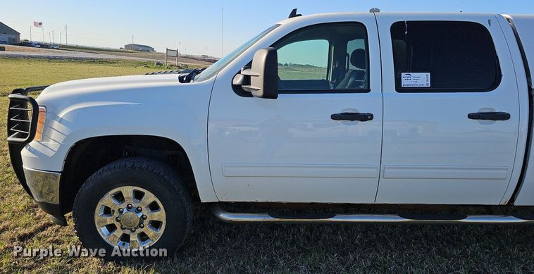 image for item DO4287 2013 GMC Sierra 2500 SLE  Crew Cab pickup truck