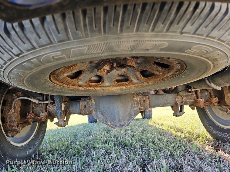 image for item DO4287 2013 GMC Sierra 2500 SLE  Crew Cab pickup truck