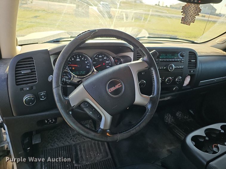 image for item DO4287 2013 GMC Sierra 2500 SLE  Crew Cab pickup truck