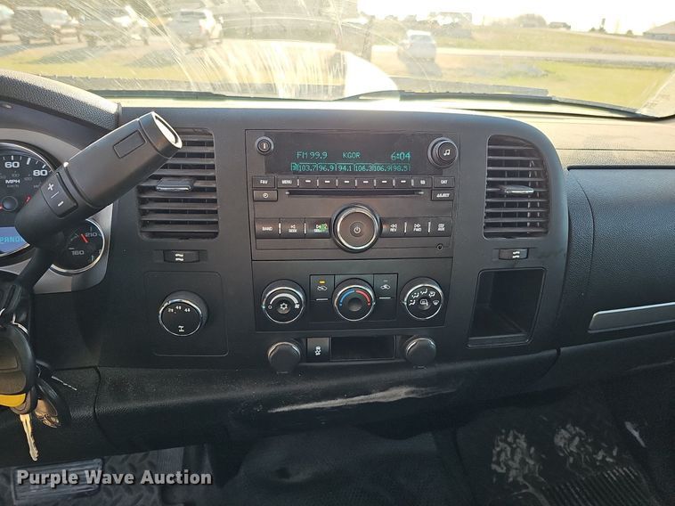 image for item DO4287 2013 GMC Sierra 2500 SLE  Crew Cab pickup truck