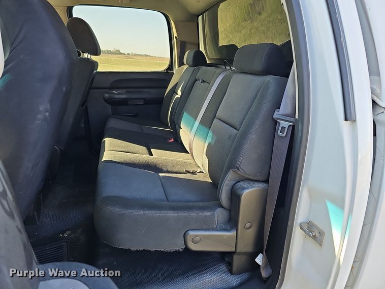 image for item DO4287 2013 GMC Sierra 2500 SLE  Crew Cab pickup truck