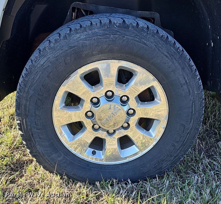 image for item DO4287 2013 GMC Sierra 2500 SLE  Crew Cab pickup truck