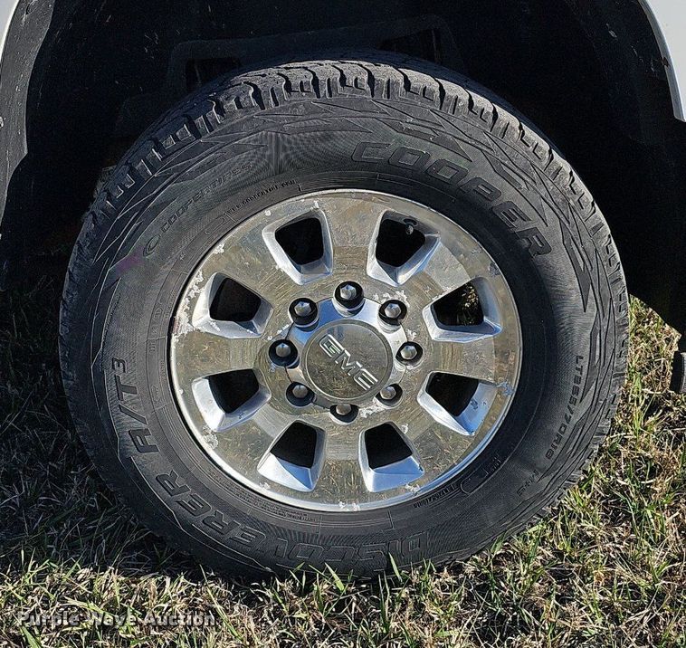 image for item DO4287 2013 GMC Sierra 2500 SLE  Crew Cab pickup truck