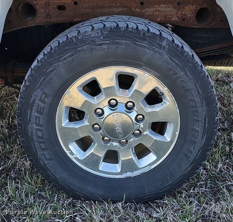 image for item DO4287 2013 GMC Sierra 2500 SLE  Crew Cab pickup truck