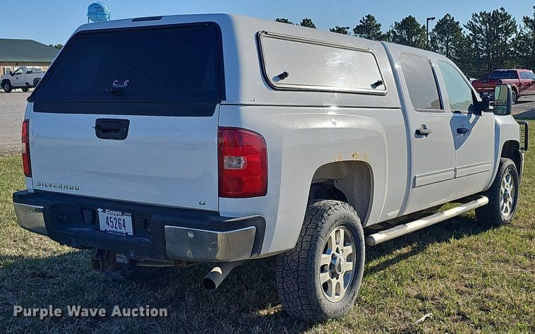 image for item DO4288 2013 Chevrolet Silverado 2500HD LT  Crew Cab pickup truck