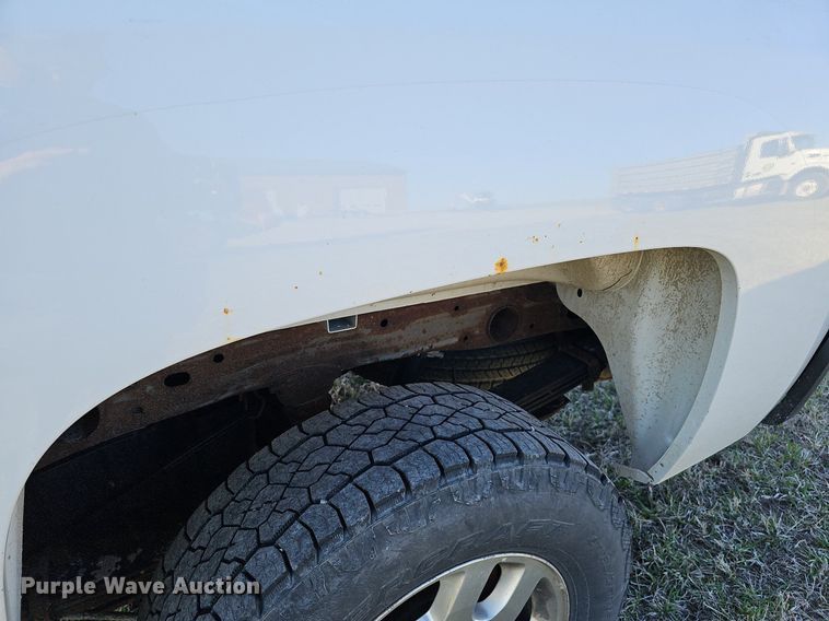 image for item DO4288 2013 Chevrolet Silverado 2500HD LT  Crew Cab pickup truck