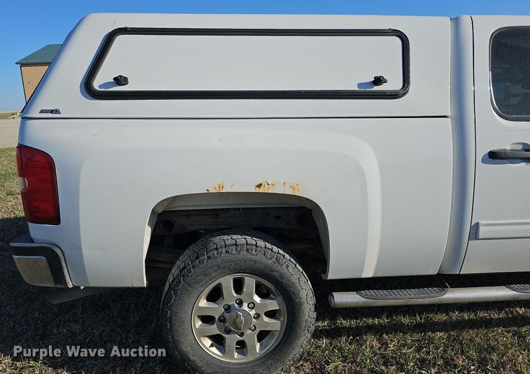 image for item DO4288 2013 Chevrolet Silverado 2500HD LT  Crew Cab pickup truck