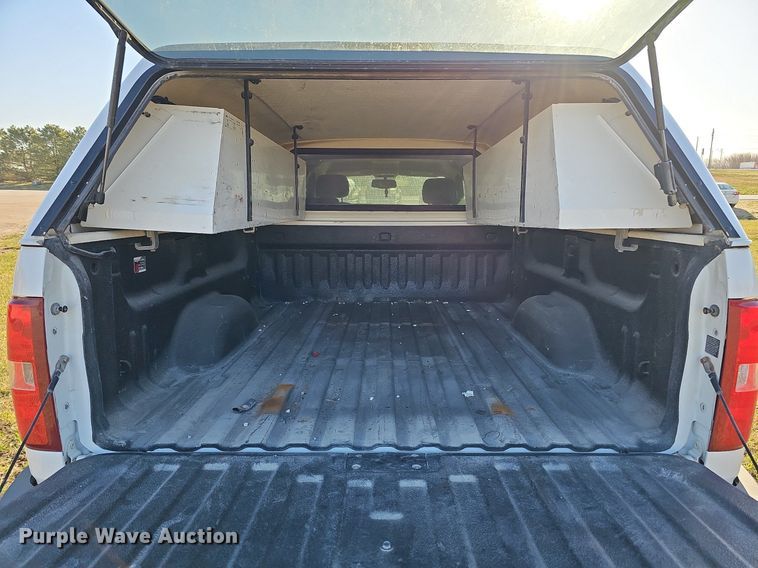 image for item DO4288 2013 Chevrolet Silverado 2500HD LT  Crew Cab pickup truck