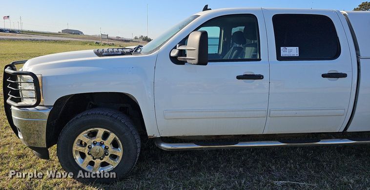 image for item DO4288 2013 Chevrolet Silverado 2500HD LT  Crew Cab pickup truck