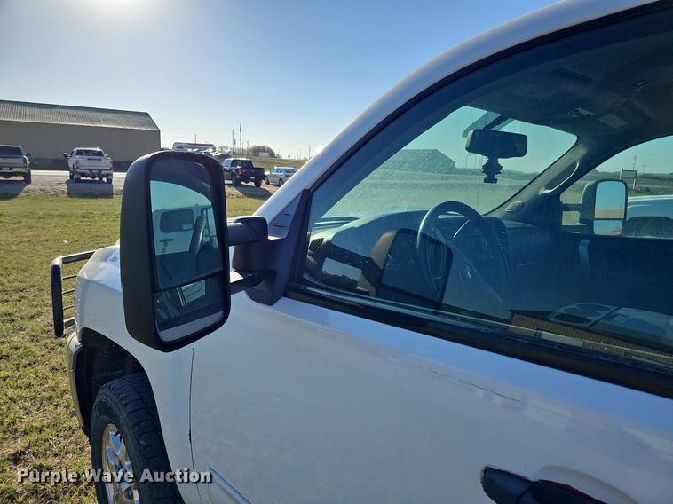 image for item DO4288 2013 Chevrolet Silverado 2500HD LT  Crew Cab pickup truck