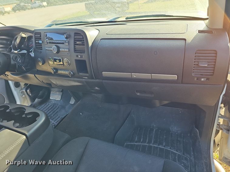 image for item DO4288 2013 Chevrolet Silverado 2500HD LT  Crew Cab pickup truck